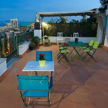 Apartment Mansarda Bellini Neapel